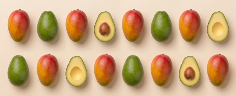 Caja mangos y aguacates